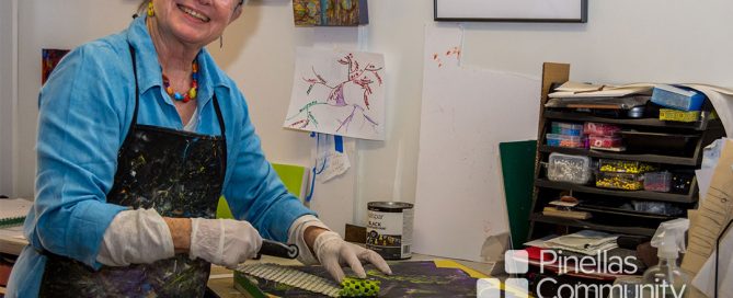 Lynn Foskett Pierson demonstrates various techniques in art class.